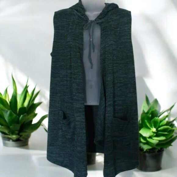 Lori Goldstein Sweater Knit Vest – Effortless Layering with Chic Appeal! - Picture 4 of 4